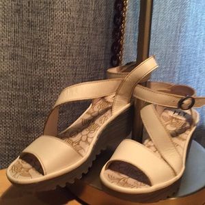 FLY london  cream leather sandals 38